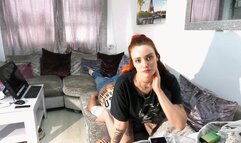 T-shirt & Panties Face Sitting