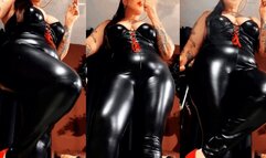 Winston White 100 - Crush - Giant in smoking leather, smoking into his tiny human ashtray