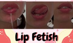 Lip Fetish: Wet and foamy lips
