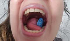 Crunchy, Gooey, Sweet Delights – Close-Up Chewing, Munching, and Mouthwatering ASMR Bliss