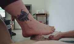 140 kg with moonboots, bare feet and clogs crush my penis after she warms her smelly feet on my face