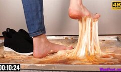 Shirley Sneaker Stuck - 4K MP4