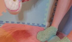 Upskirt Princess Pullup Pee and Leak