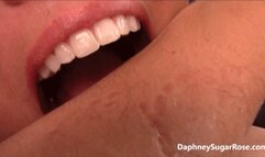 * 854x480p * A Deep Bite Mark Flesh Biting -Mp4