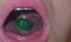 who wants to play with a gummy clam with me