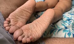 Rubbing Dry Feet Before Footjob