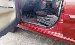 Beautiful pronounced arches swinging in my car (3)