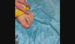 Take a shower with my feet