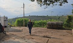 The old yellow car can't start