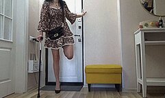 walk with a cane on one leg