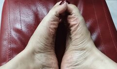 Stunning pronounced arches and wrinkled soles of the goddess Tami (4)