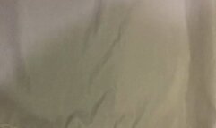 Puma écrase un rouleau de pq