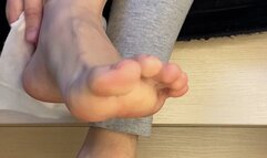 Eat chips from my feet