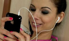 YOUNG TENANT WITH STRAPON FOR MATURE LESBIAN LANDLORD