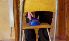 Sneaker-Girl Doro - Toy Car under Butt