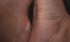 Massage with cream for feet