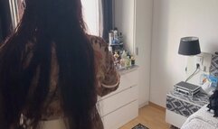 long dresses and pantyhose is pissing a lot