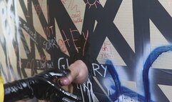 I leave his balls empty - Glory hole edging