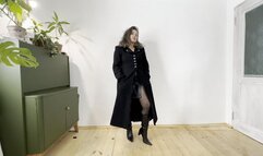 you under her sexy leather boots m02