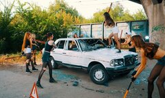 GIRLS vs W123 MERCEDES
