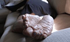 My Prepotent Feet Control You, 1st