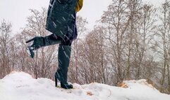 Leathana's Snowy Latex Adventure