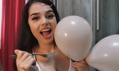 ESTOURANDO BALOES COM O GARFO