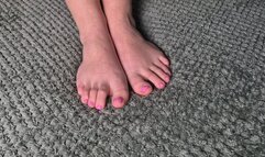 Close up FEET - CuteBootyBabe21 you're her SLAVE