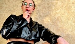 Leather & Smoke Fantasy – Intense Smoking Tease