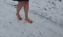 Aliona Walking Barefoot on Snow, barefoot snow walking, frozen feet, girl barefoot walking on snow
