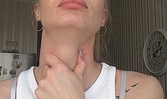 The blonde's neck is long! MP4