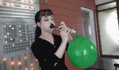 Ditria Tries Out a Prototype Lung Exerciser (MP4 - 1080p)