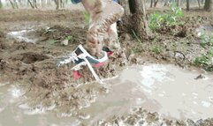 Walking in sneakers after the rain MP4 (1920x1080) FHD