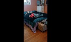 BBW Bat Girl Masturbates for You with Her Golden Gloves on wmv