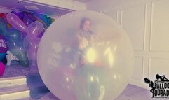 Nina sitpops Unique 22 Balloons inside a Climb in Balloon HD Version