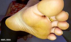 Giantess Demands Tiny to Worship Her Feet - He Fails to Please His Goddess, So She Crushes Him