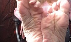 LONG STRETCHING SOLES AND TOES