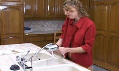 Hot Mom Kayla Quinn Gets A BBC In The Kitchen