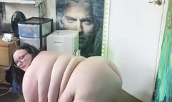 SSBBW DOGGY CRAWLING ON THE FLOOR BIG GIRL STRUGGLES