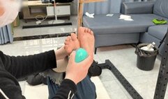 xy291-Chinese girl in jeans is hung up by rope and tickled