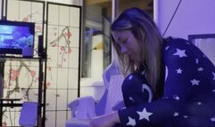 Eating and FaceSitting!!!