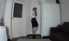 SECRETARY WITH SORE FOOT 11 FF