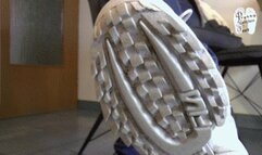 Electrical struffed toys under Filas