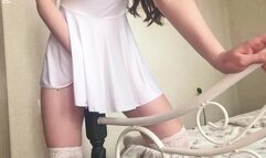 I rub my pussy on the bed until I cum