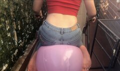 Sexy looner schiaccia con il culo no pop