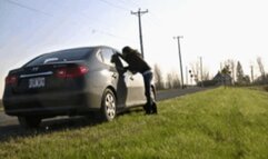 Foot play in his car (wmv)