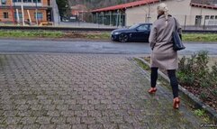 Helena keeps losing her one shoe wmv 1280 x 720