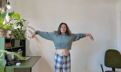 morning strething in pijama m0