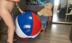 Nacked val play with shosu beachball