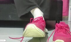 Mila1_Fox itchy worn white socks out shoes